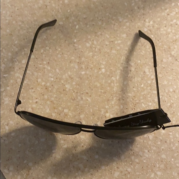 Quay Australia black sunglasses - Picture 3 of 4